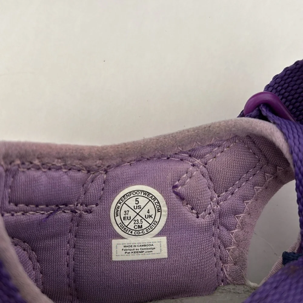 Keen purple water